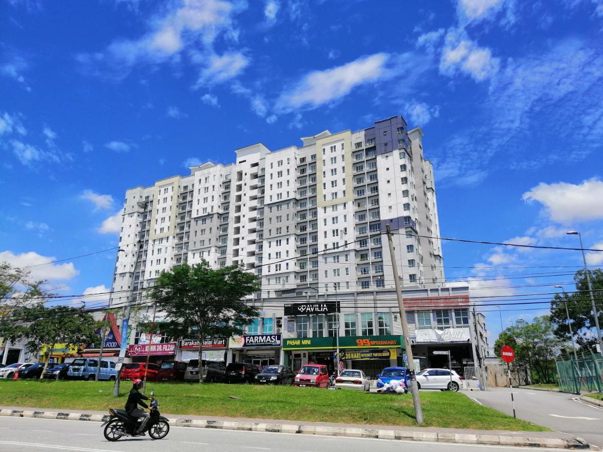Tropika Homestay Bangi With 3 Bedrooms Kajang Eksteriør bilde