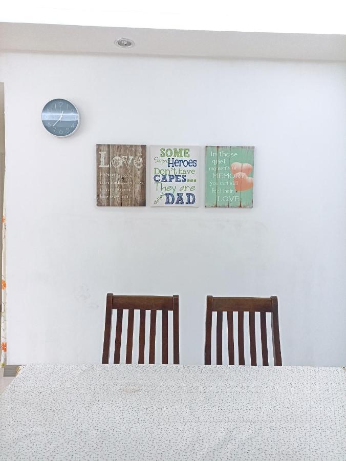 Tropika Homestay Bangi With 3 Bedrooms Kajang Eksteriør bilde