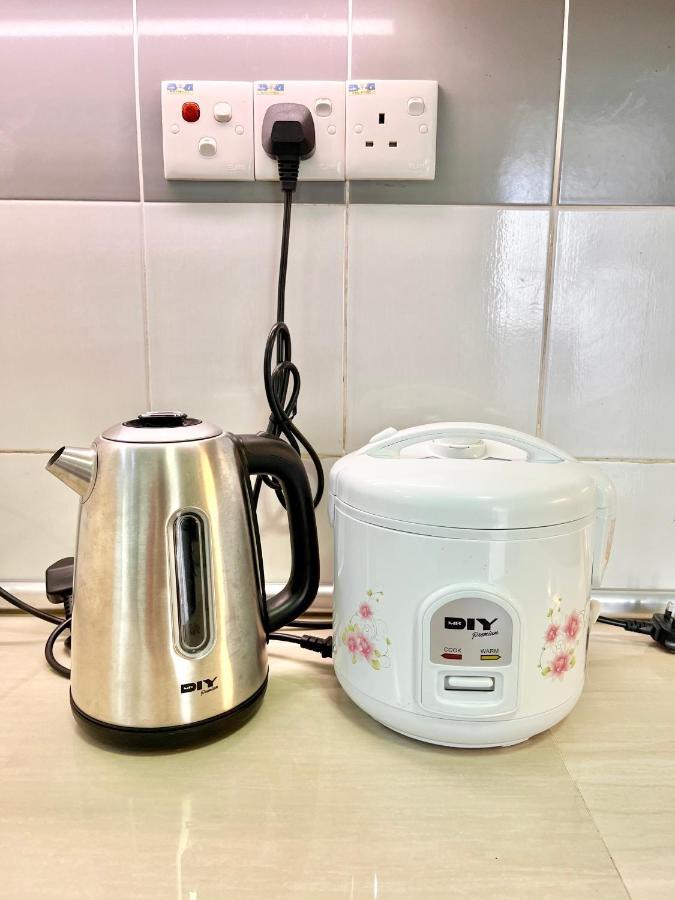 Tropika Homestay Bangi With 3 Bedrooms Kajang Eksteriør bilde