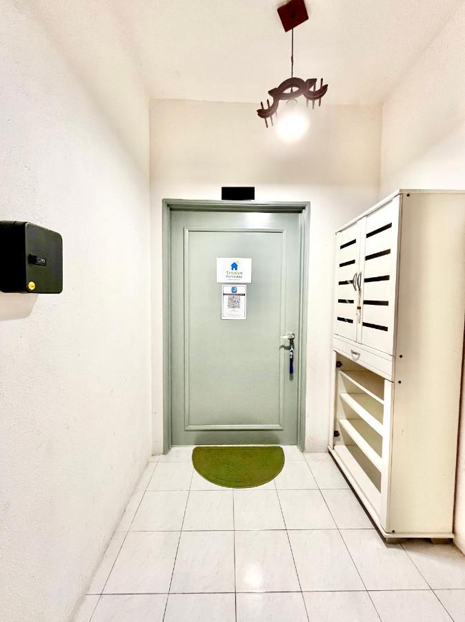 Tropika Homestay Bangi With 3 Bedrooms Kajang Eksteriør bilde